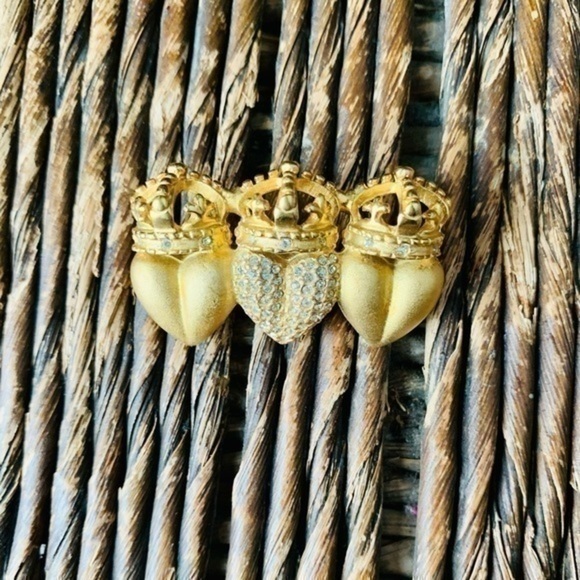 ✨💛 Gold Tone Triple Puffed Heart Brooch Pin with Rhinestones ✨ - Picture 3 of 5